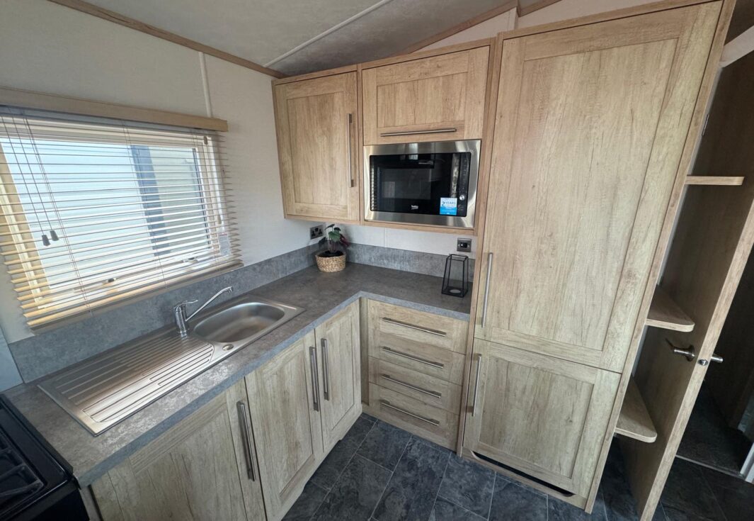 New Carnaby Glenmoor Lodge static caravan integrated appliances
