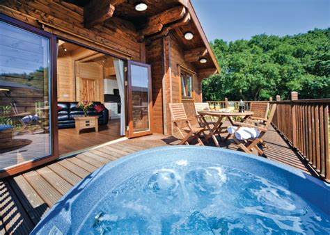 Luxury lodges with hot tub