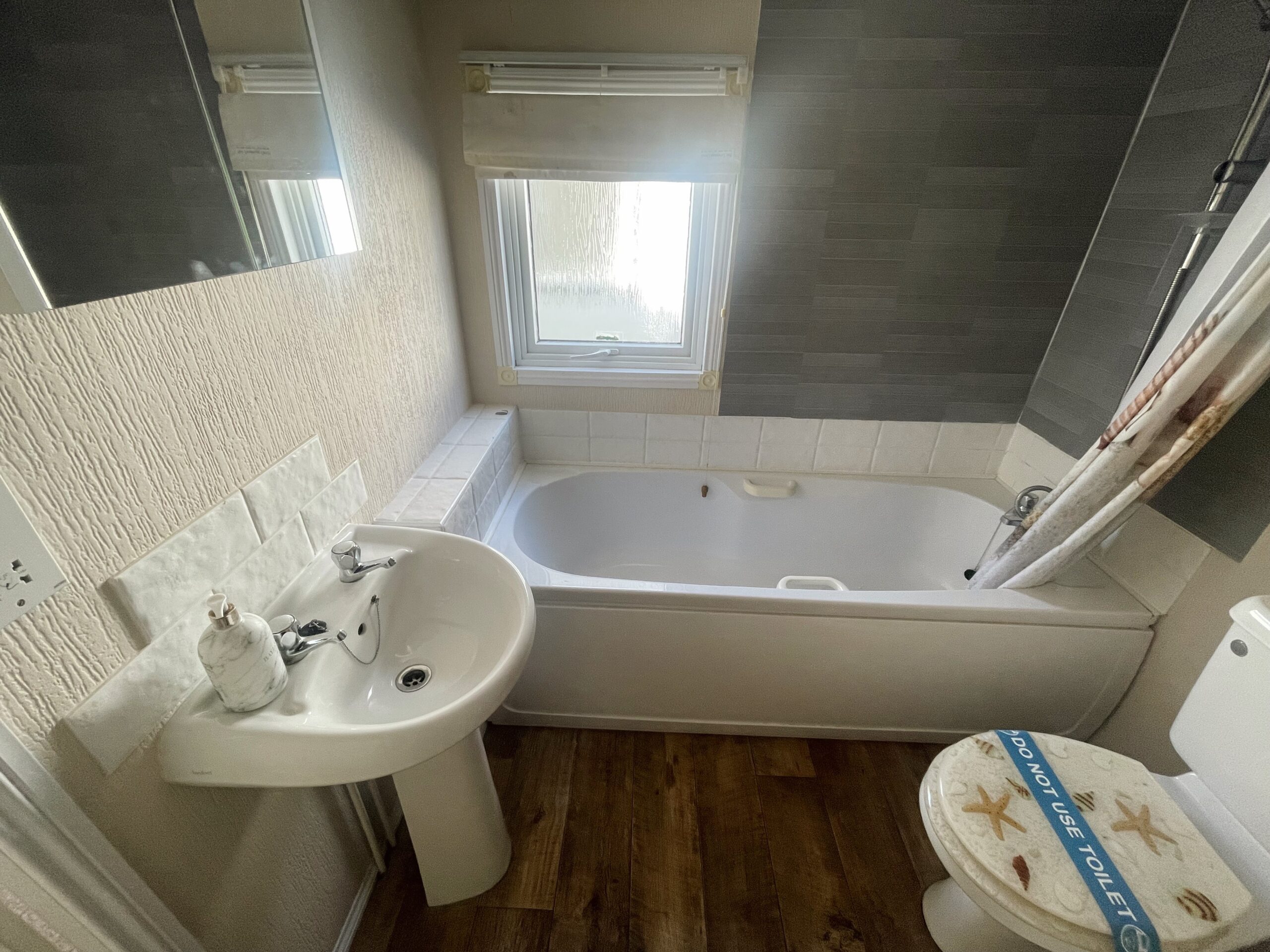 Preowned Cosalt Matisse 2005 Lodge bathroom