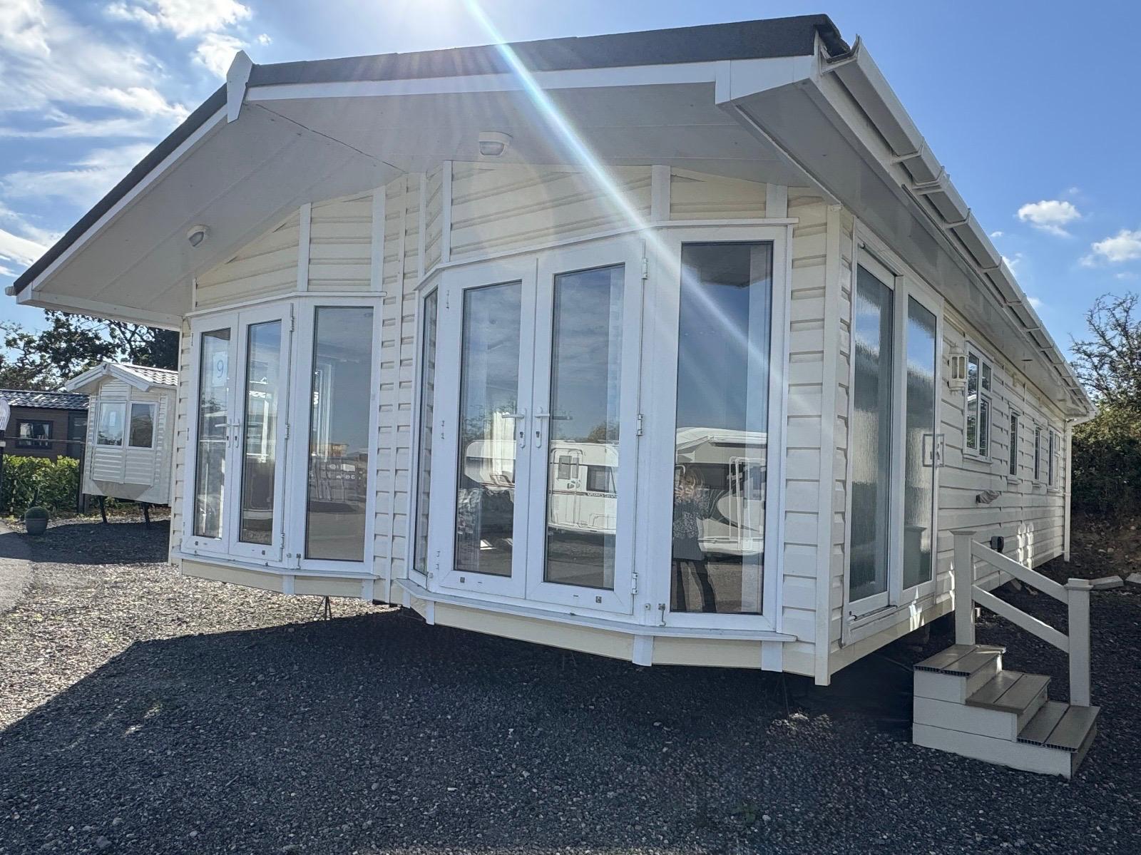 Preowned Cosalt Matisse 2005 Lodge exterior