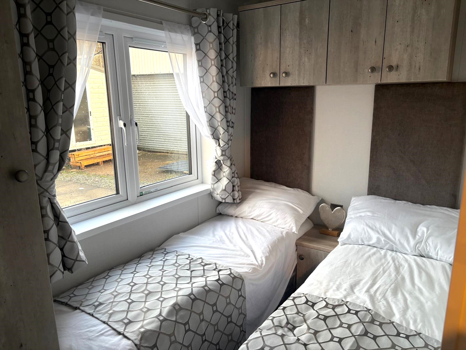 New Delta Beverley Lodge Static Caravan 38x12 2 Bed second bedroom
