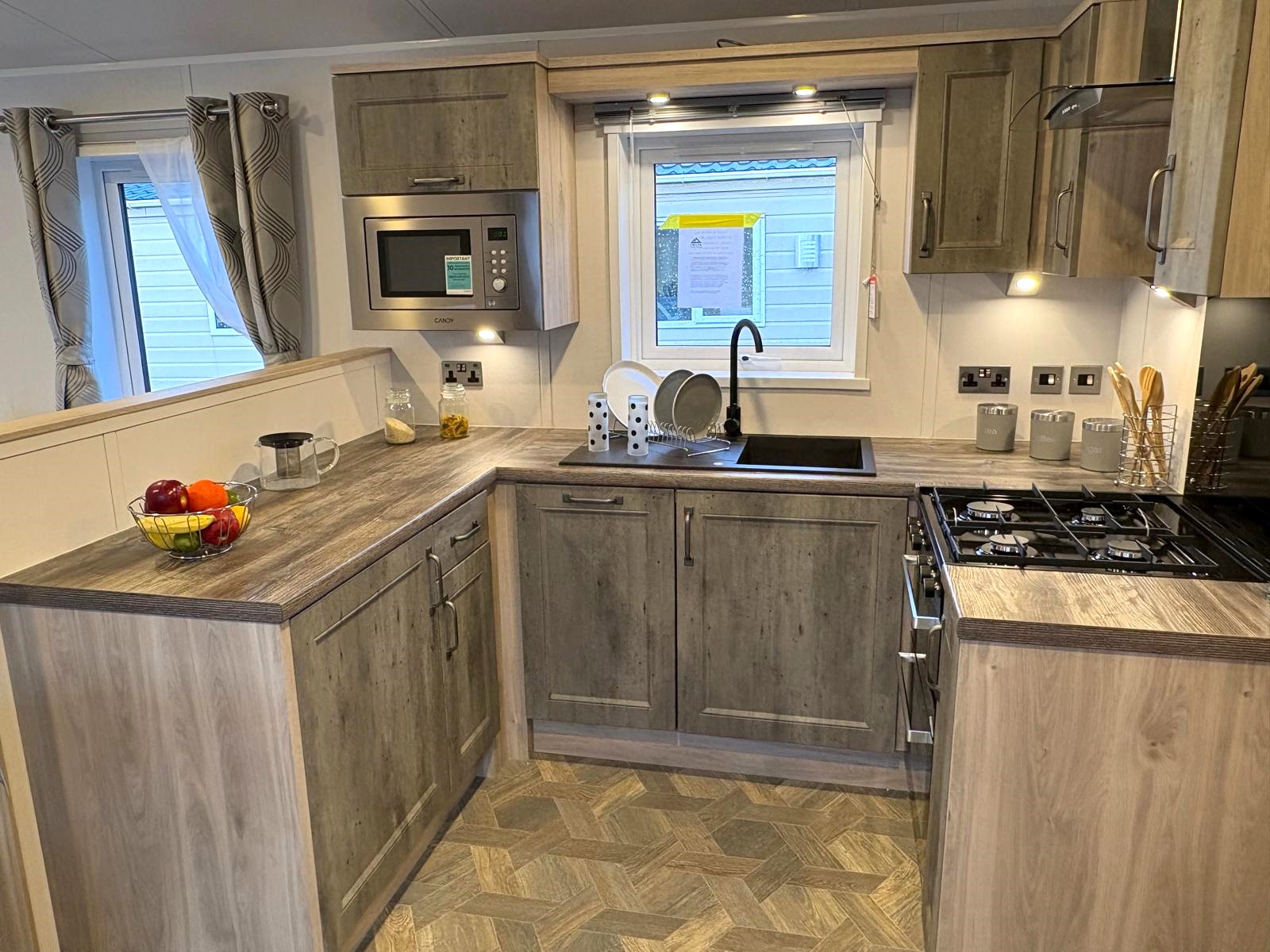 New Delta Beverley Lodge Static Caravan 38x12 2 Bed kitchen
