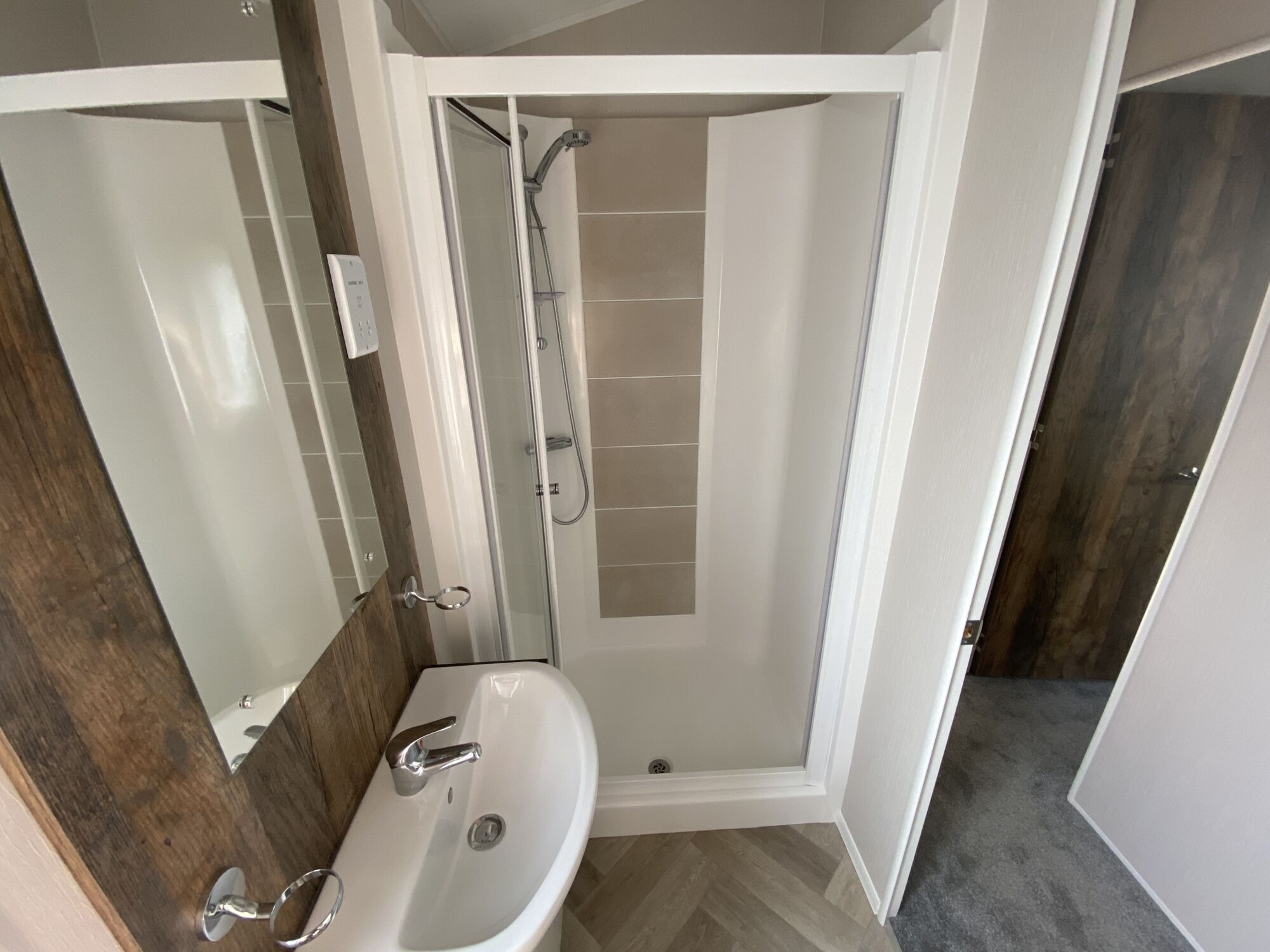 New Willerby Sheraton static caravan residential specification bathroom ensuite