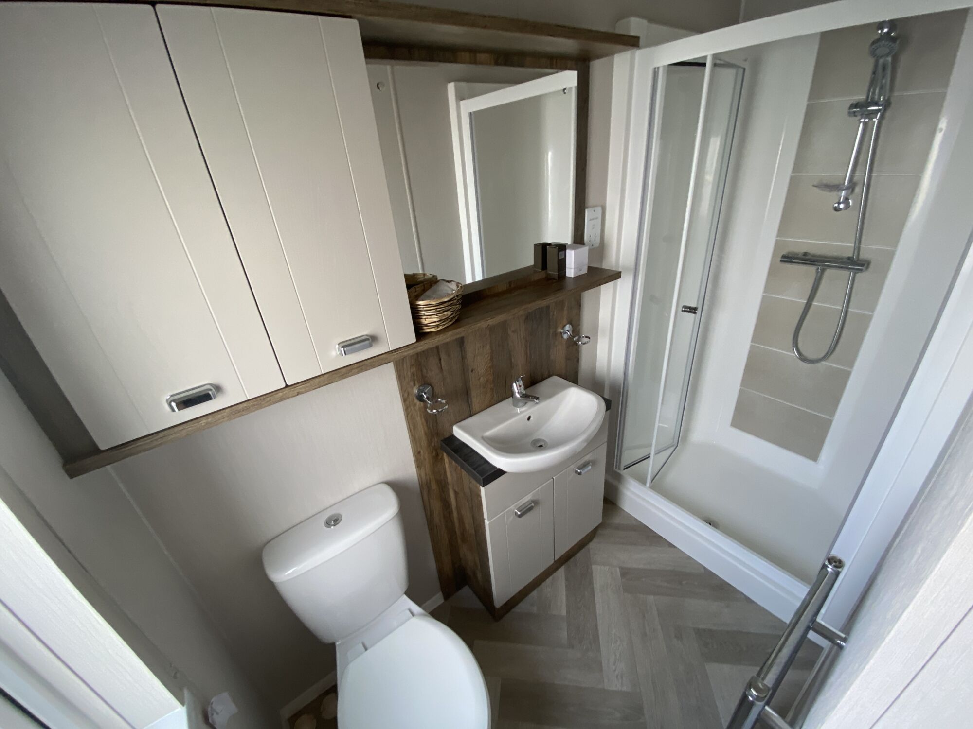 New Willerby Sheraton static caravan residential specification bathroom ensuite