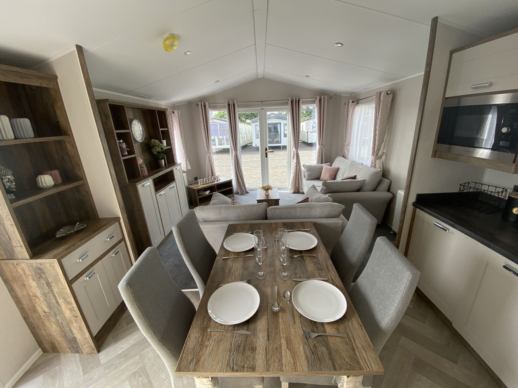 New Willerby Sheraton static caravan residential specification dining area
