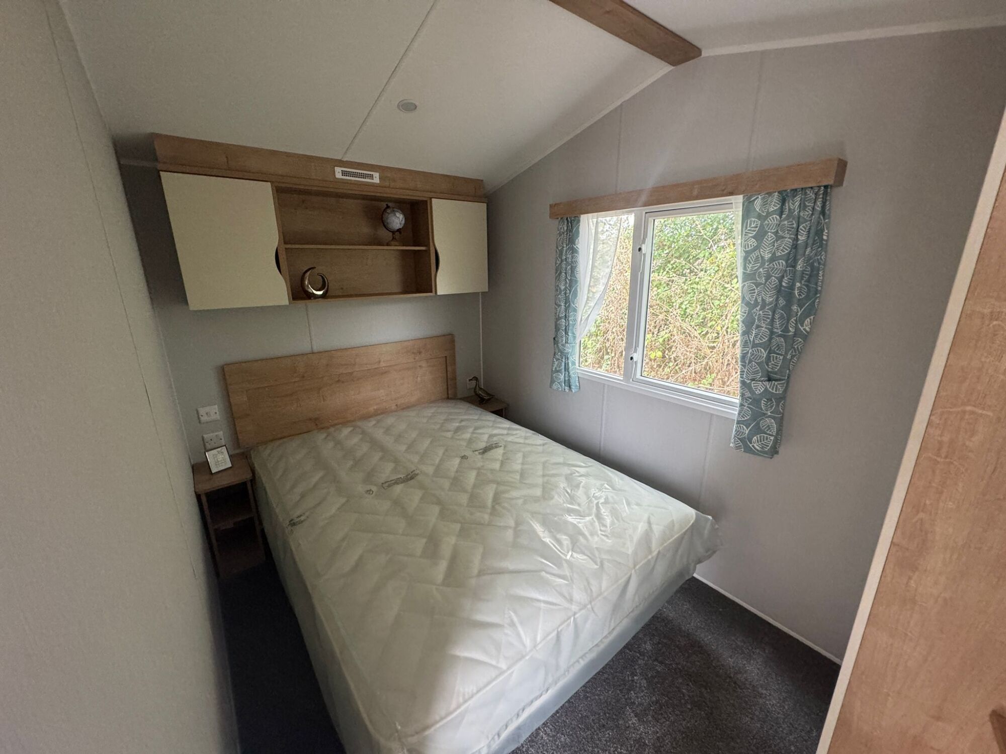New Willerby Ashurst Static Caravan Main Bedroom