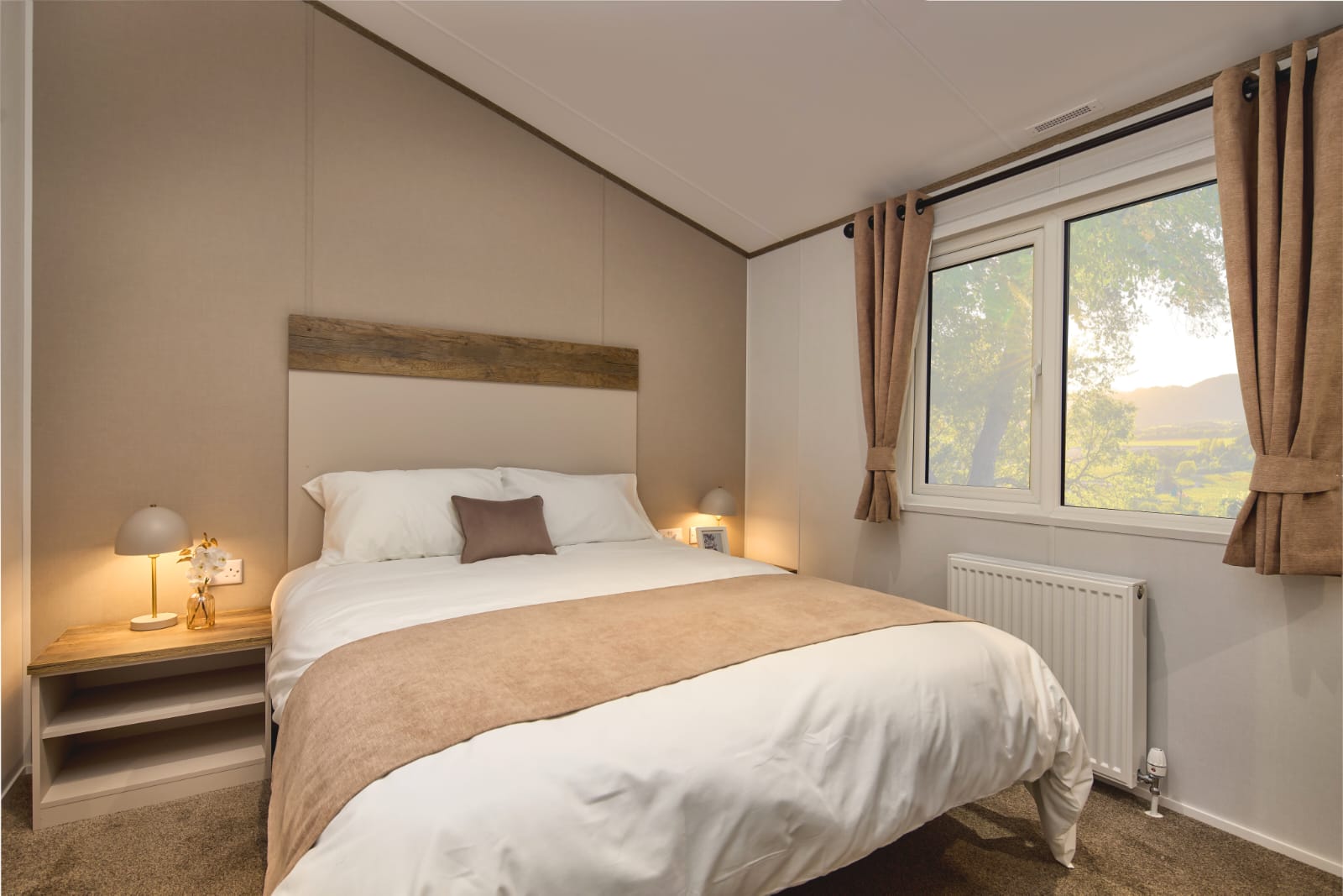 New Willerby Boston Lodge 40x20 2 bed master bedroom