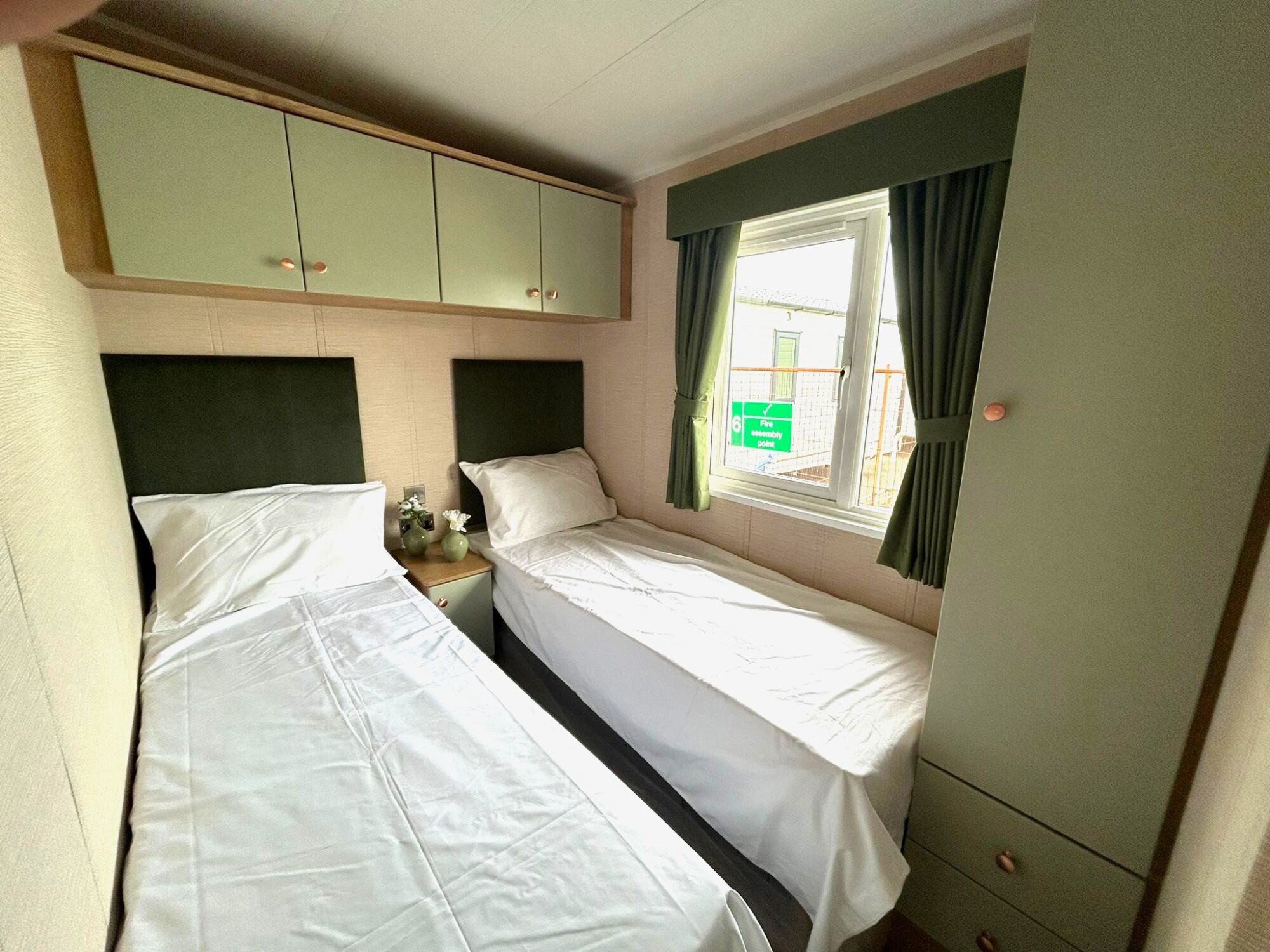 New Delta cottage static caravan twin bedroom