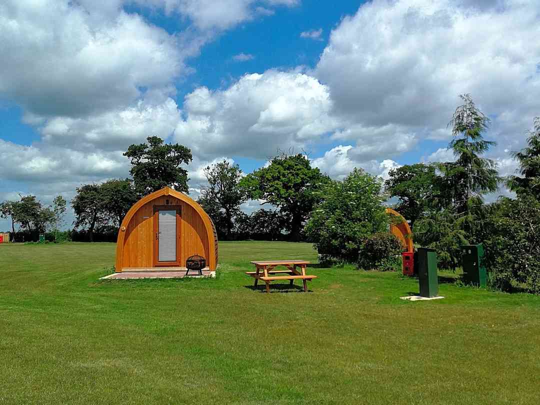 Moon & Sixpence Holiday Park