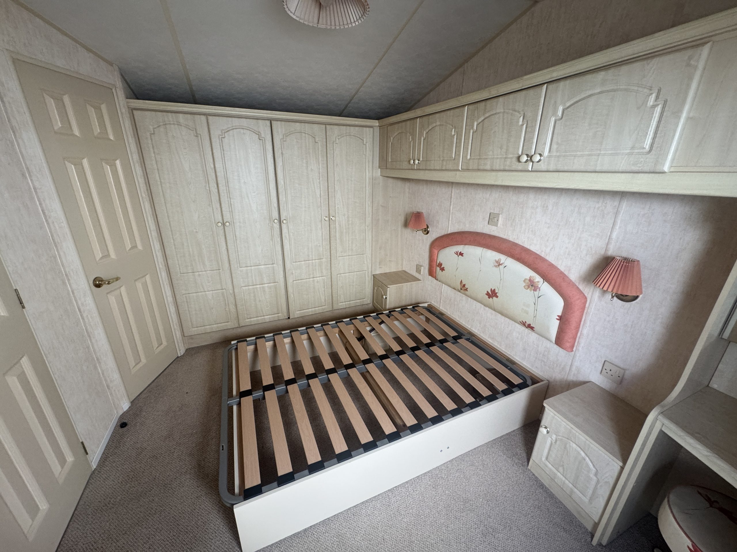 Preowned Willerby Salisbury 35x12 static caravan master wardrobes