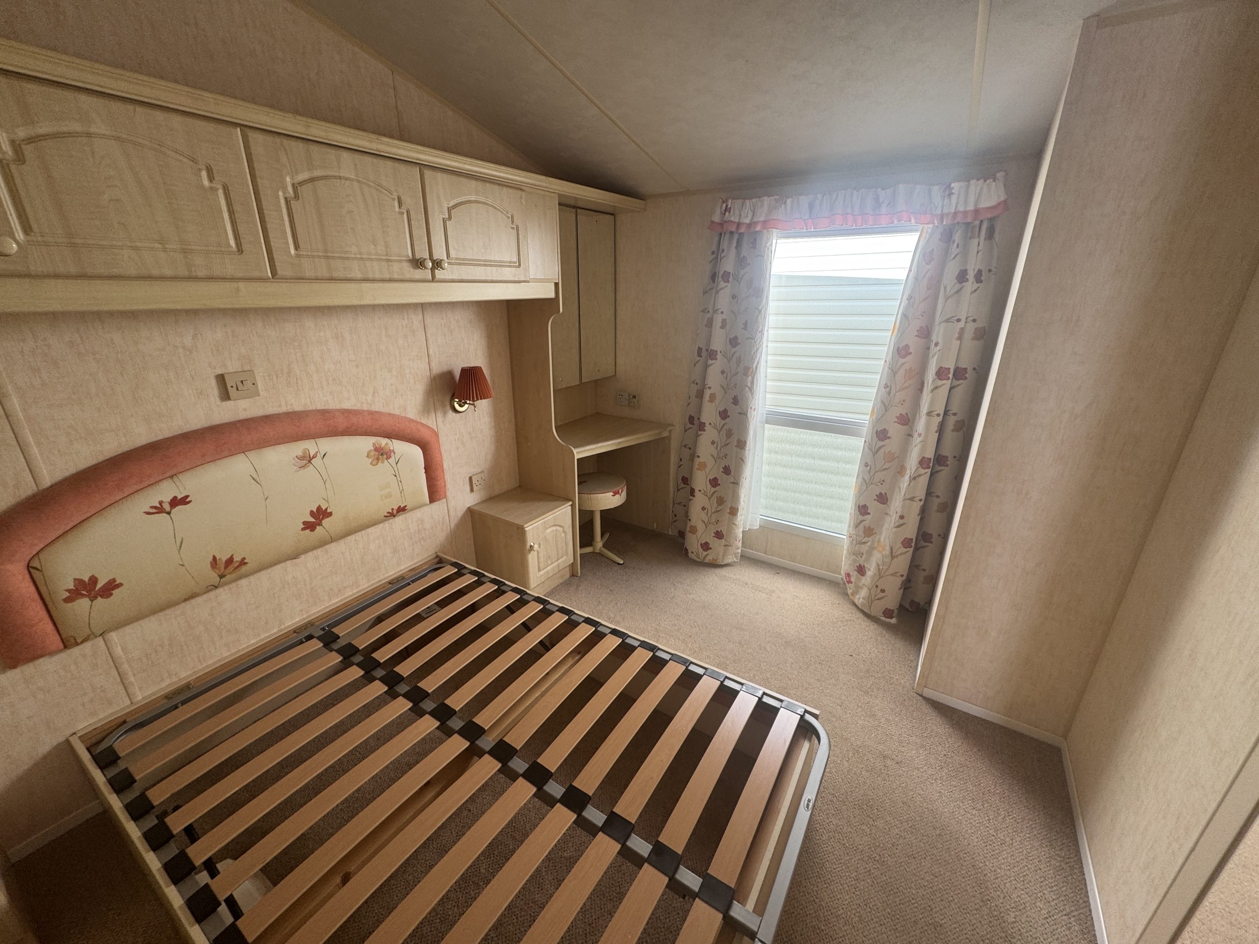 Preowned Willerby Salisbury 35x12 static caravan master bedroom