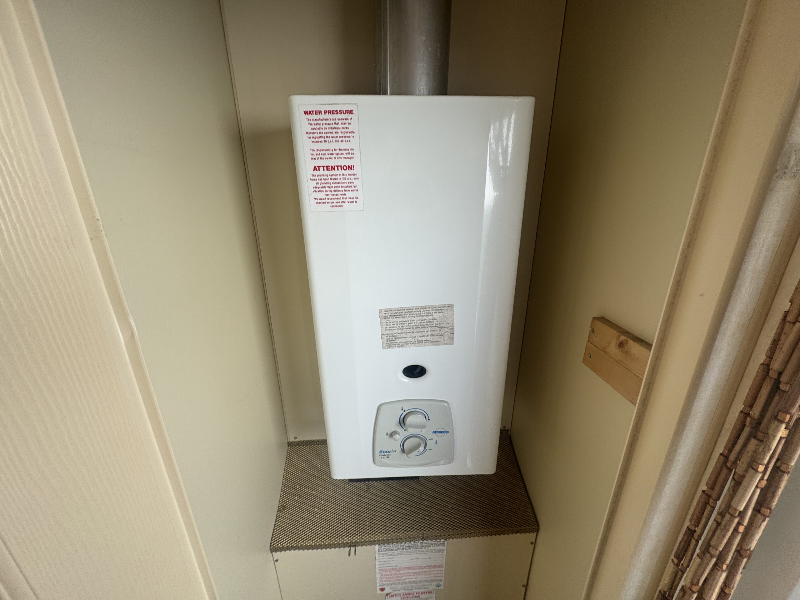 Preowned Willerby Salisbury 35x12 static caravan water heater