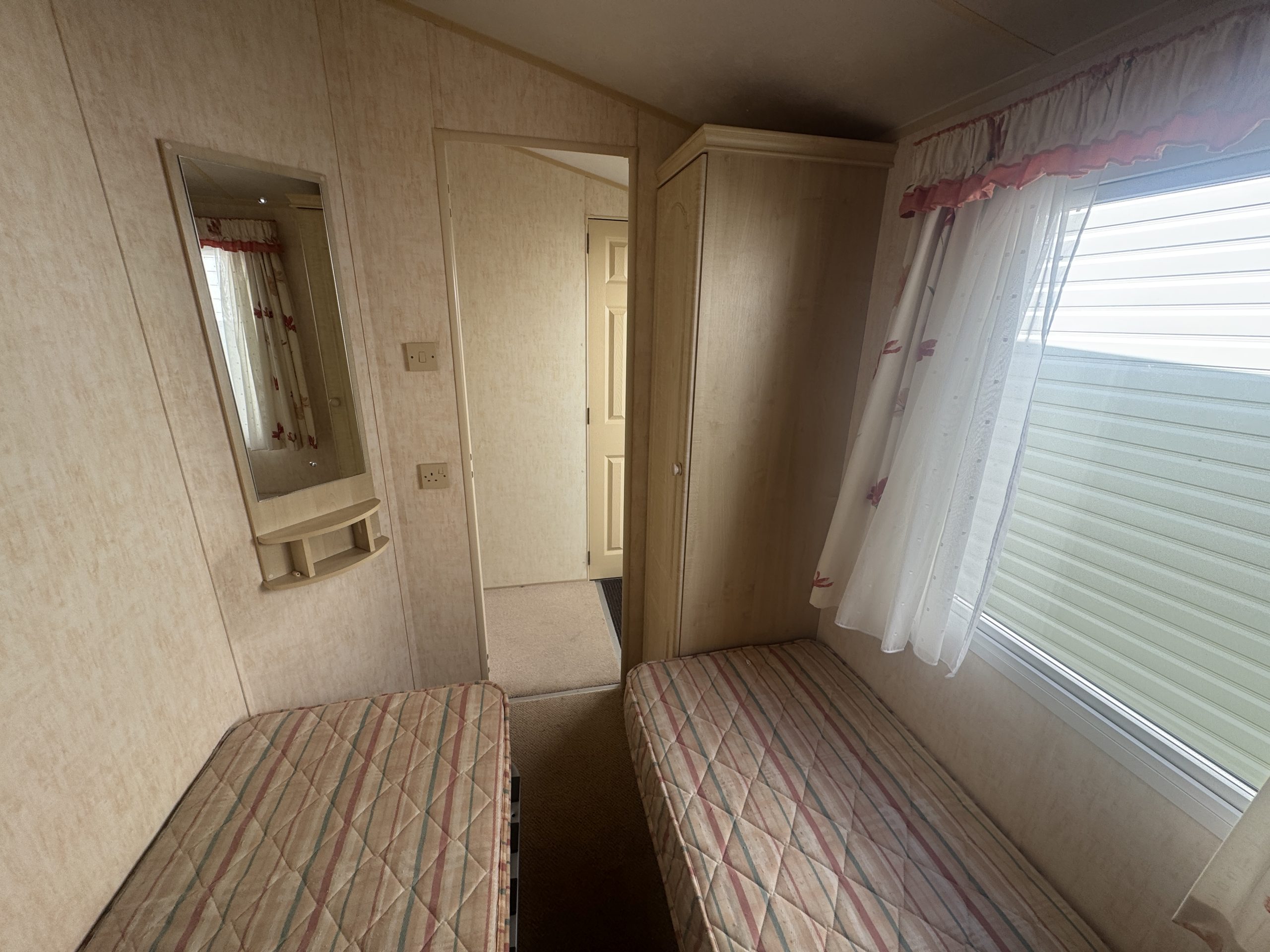 Preowned Willerby Salisbury 35x12 static caravan second bedroom