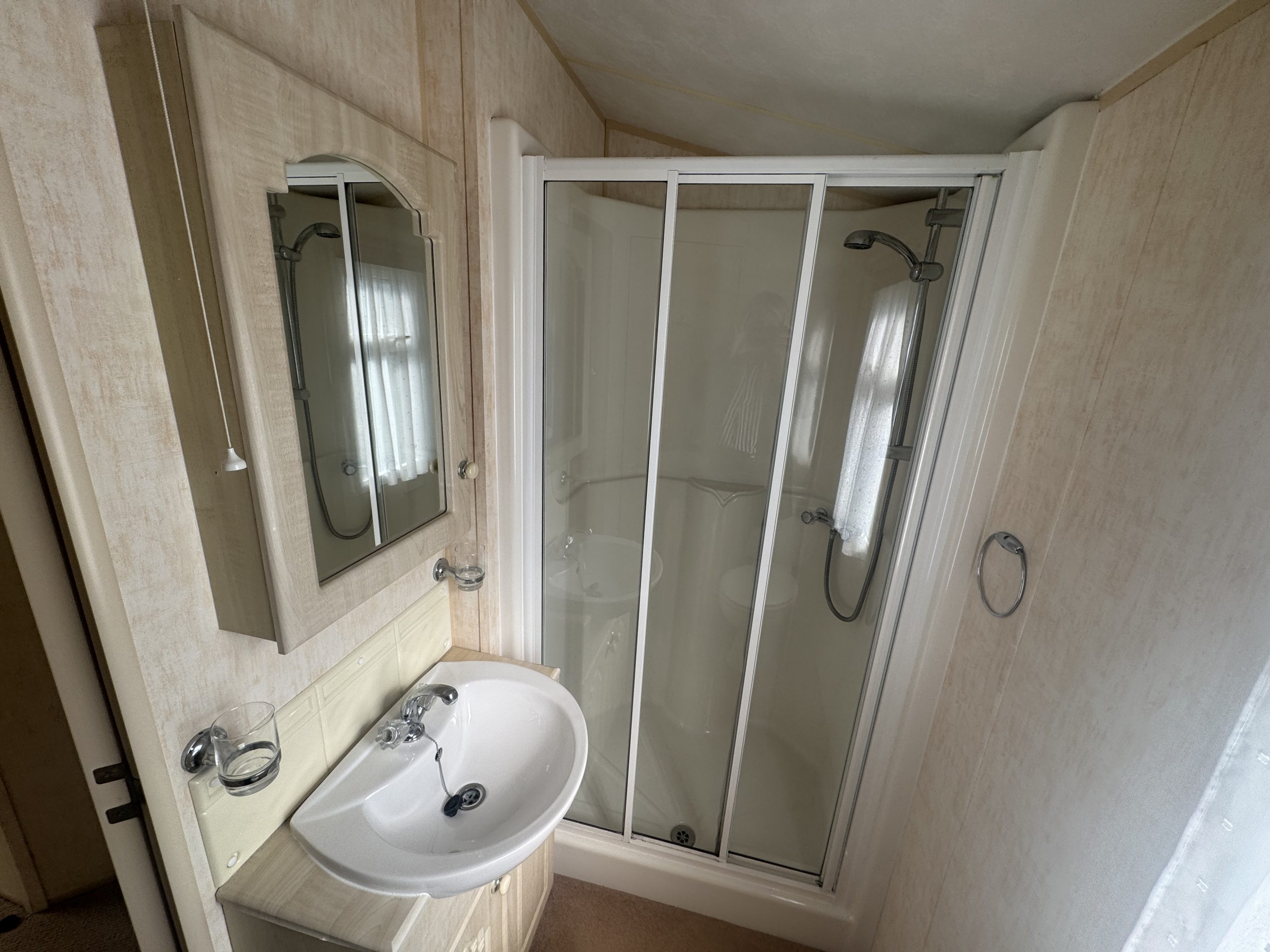 Preowned Willerby Salisbury 35x12 static caravan shower