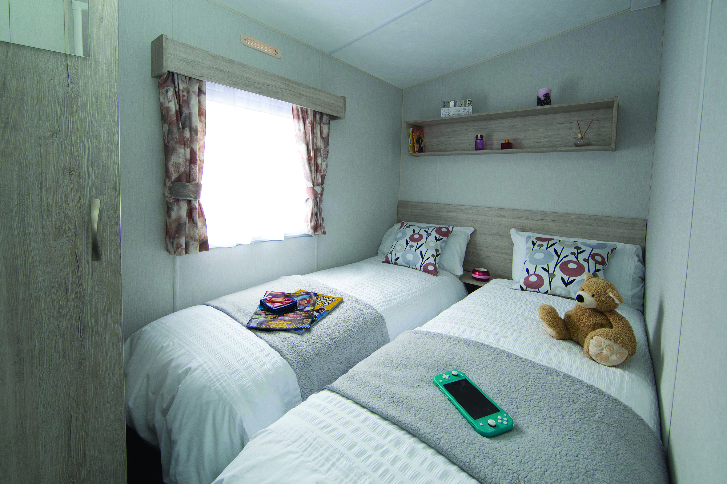 Delta Santana static caravan twin bedroom