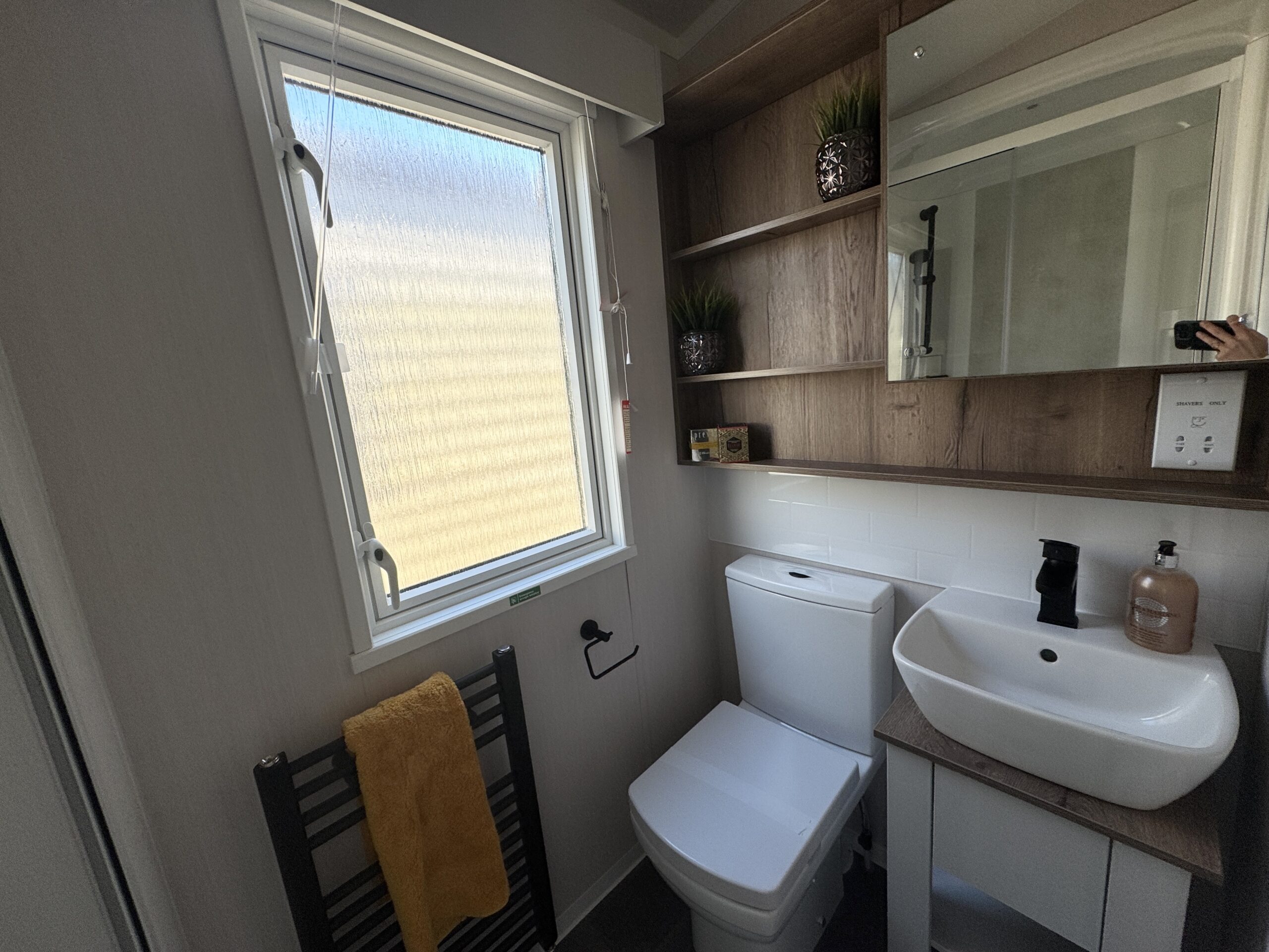 New Swift Margaux static caravan 38x12 toilet