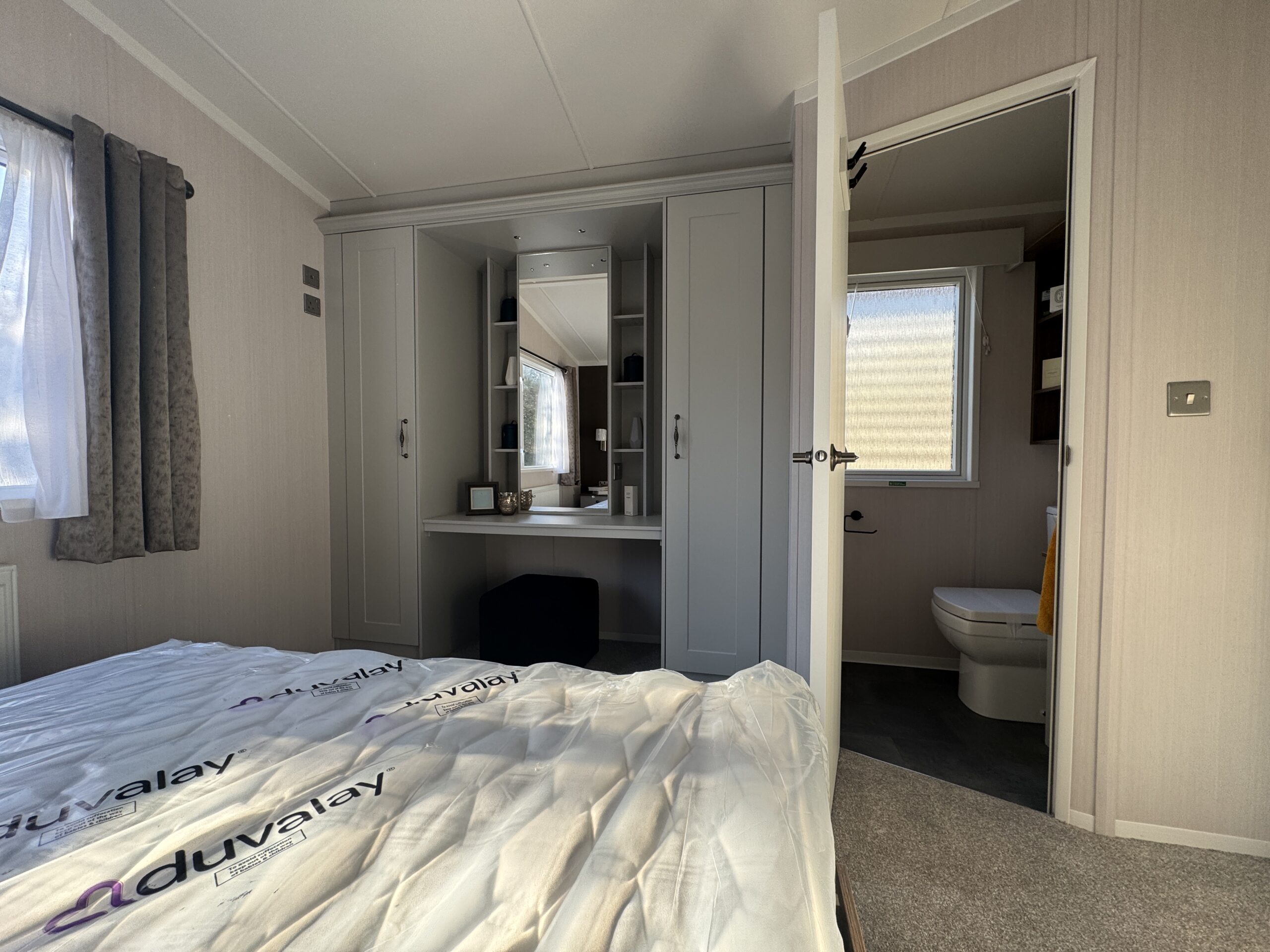 New Swift Margaux static caravan 38x12 dressing area