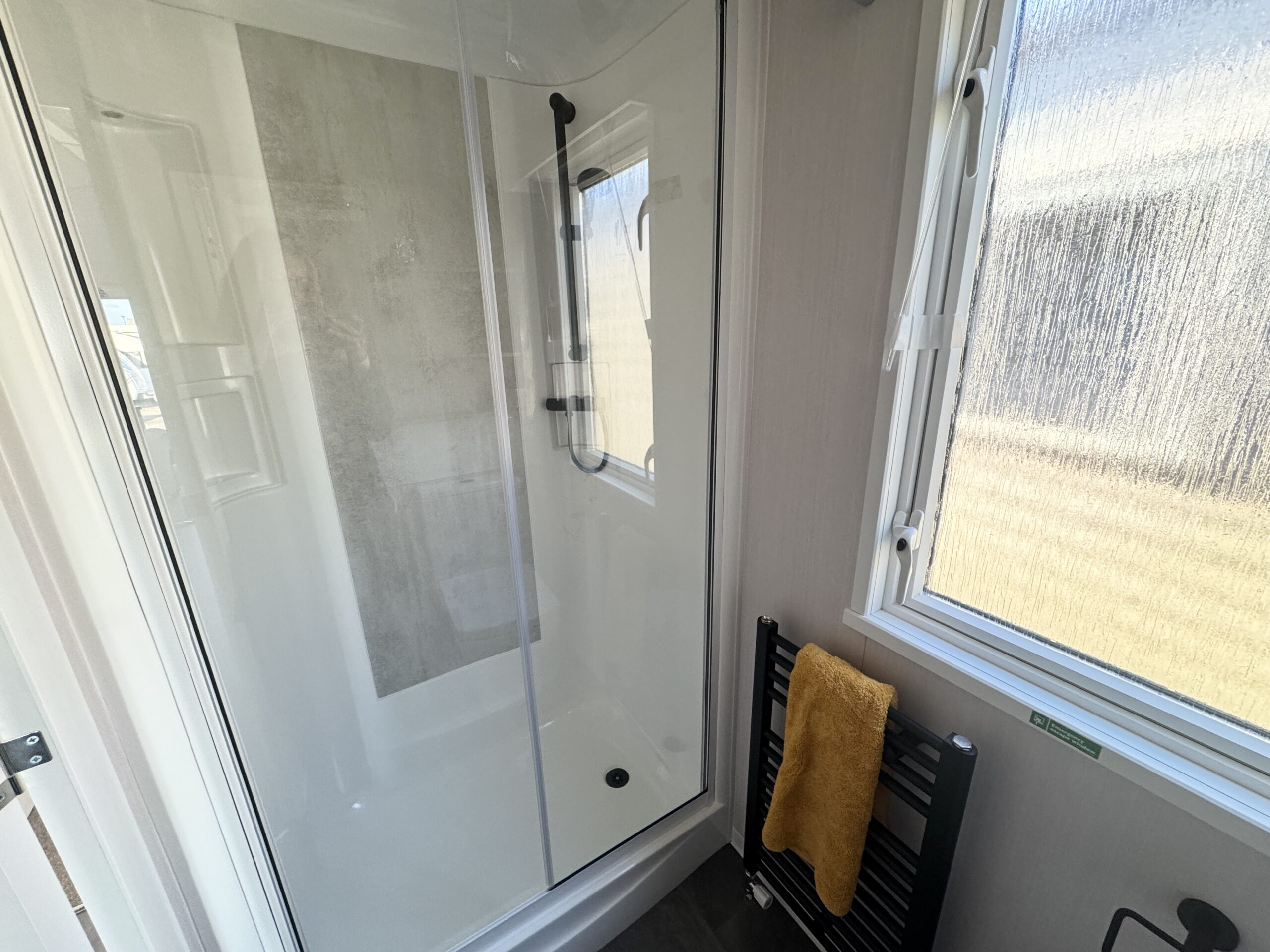 New Swift Margaux static caravan 38x12 bathroom