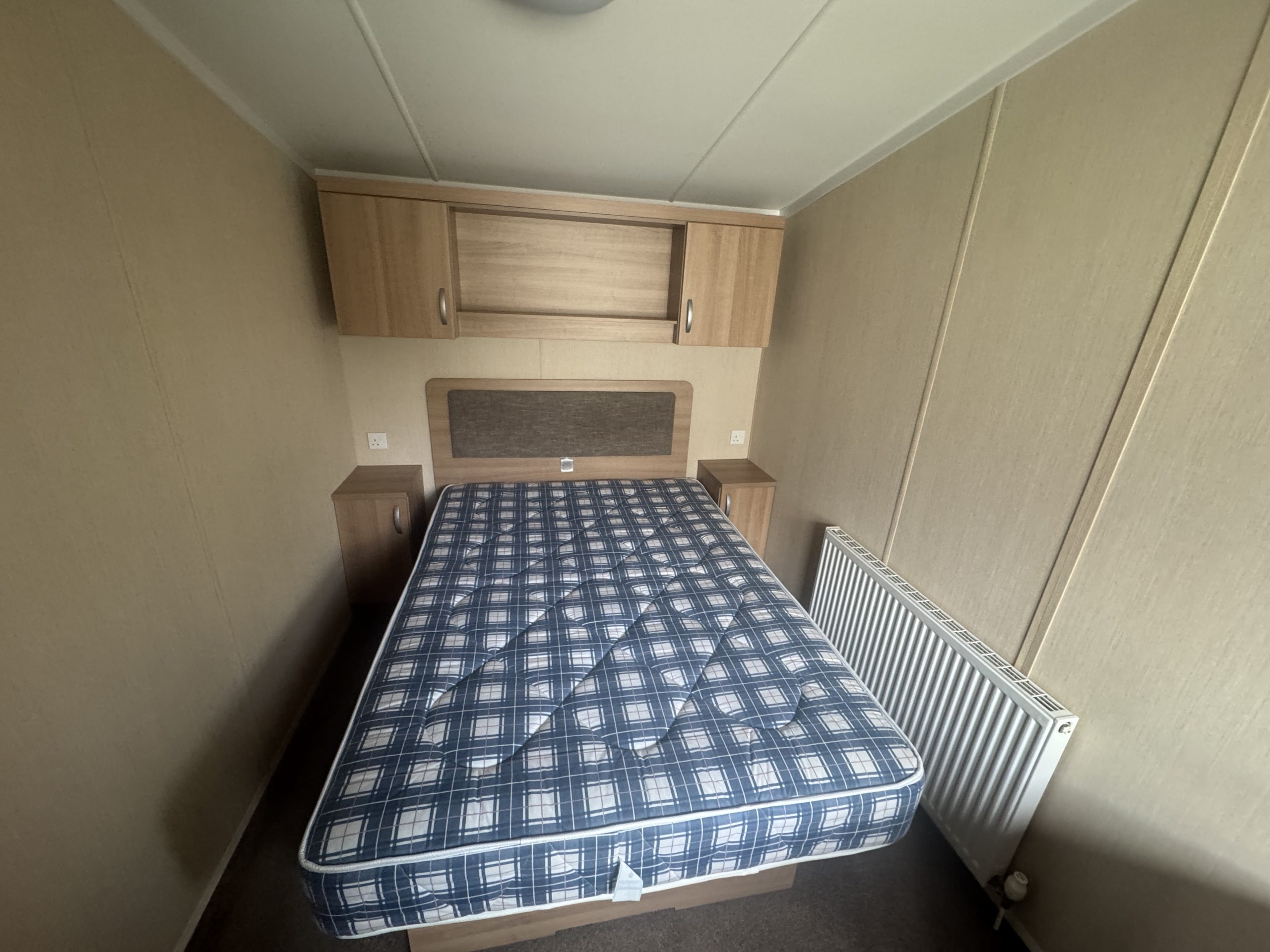 Preowned 2015 Swift Bordeaux 40x12 3 Bed Static Caravan main bedroom