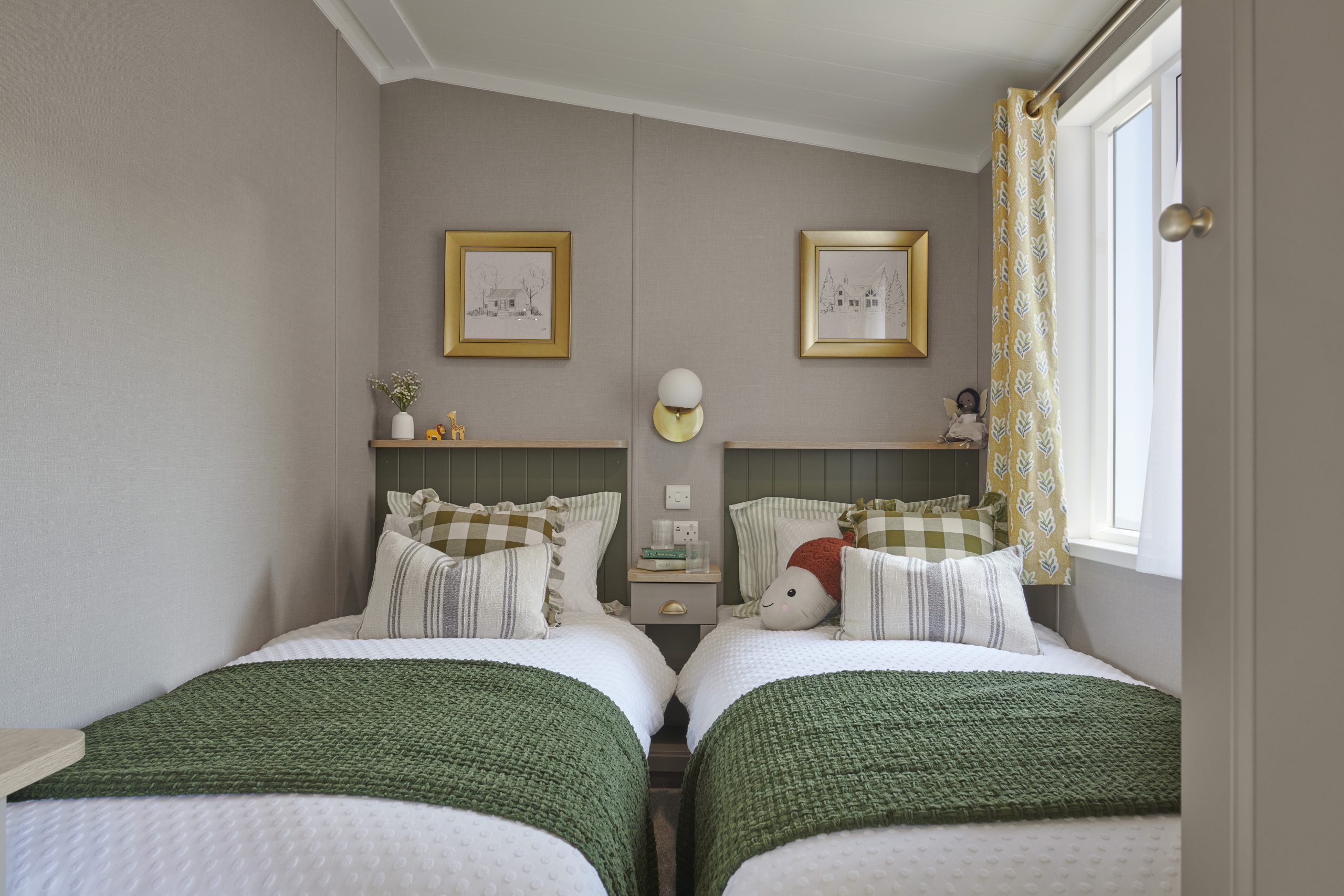 New Swift Vendee Lodge Static Caravan twin bedroom