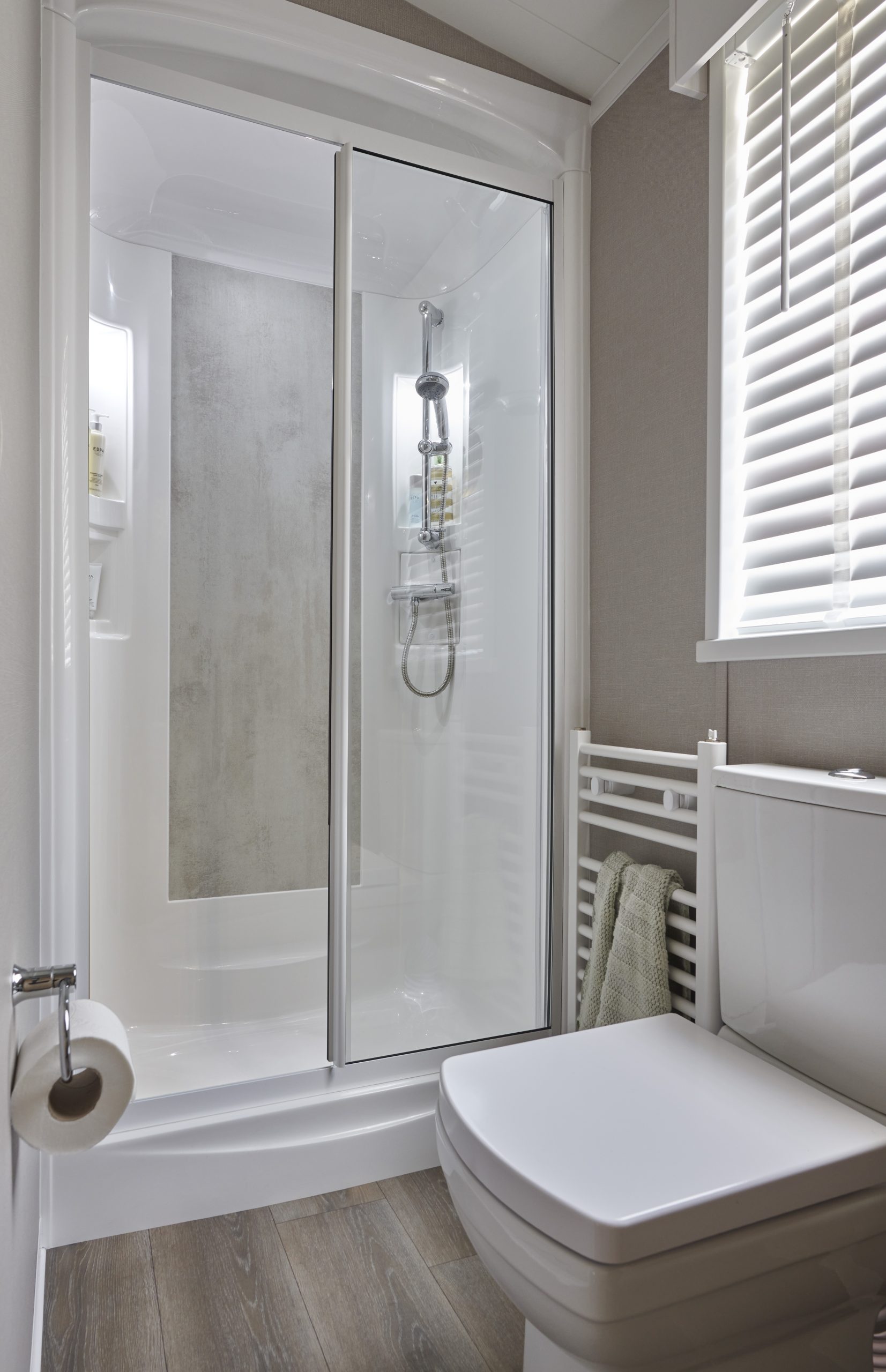 New Swift Vendee Lodge Static Caravan Shower room