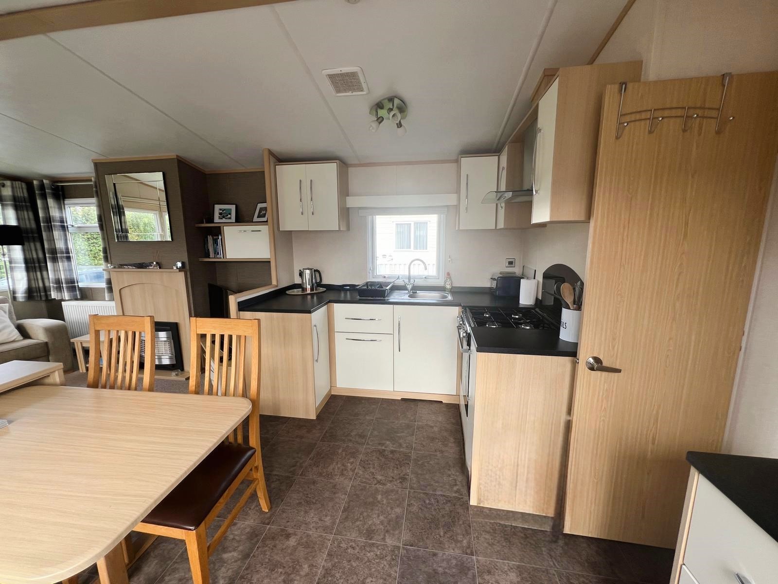 Carnaby Cascade 37×12