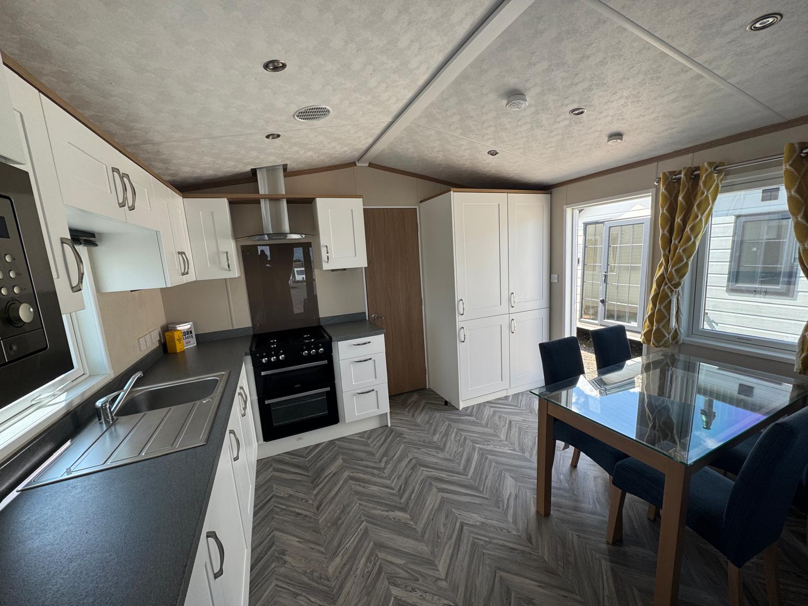 Preowned 2021 Pemberton Marlow Static Caravan kitchen diner