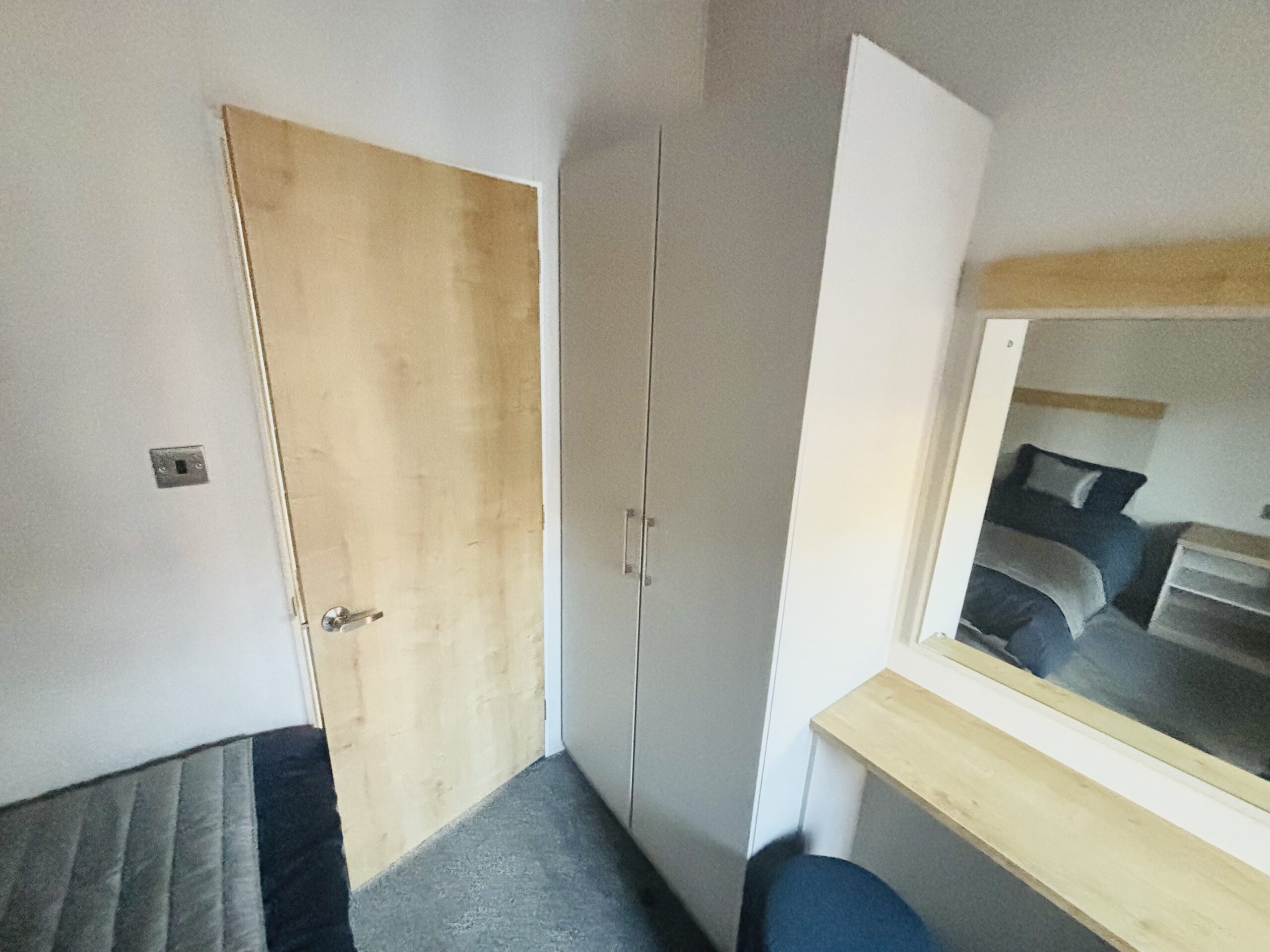 Ex Display 2024 Willerby Hayward Twin Lodge Static Caravan second bedroom wardrobe