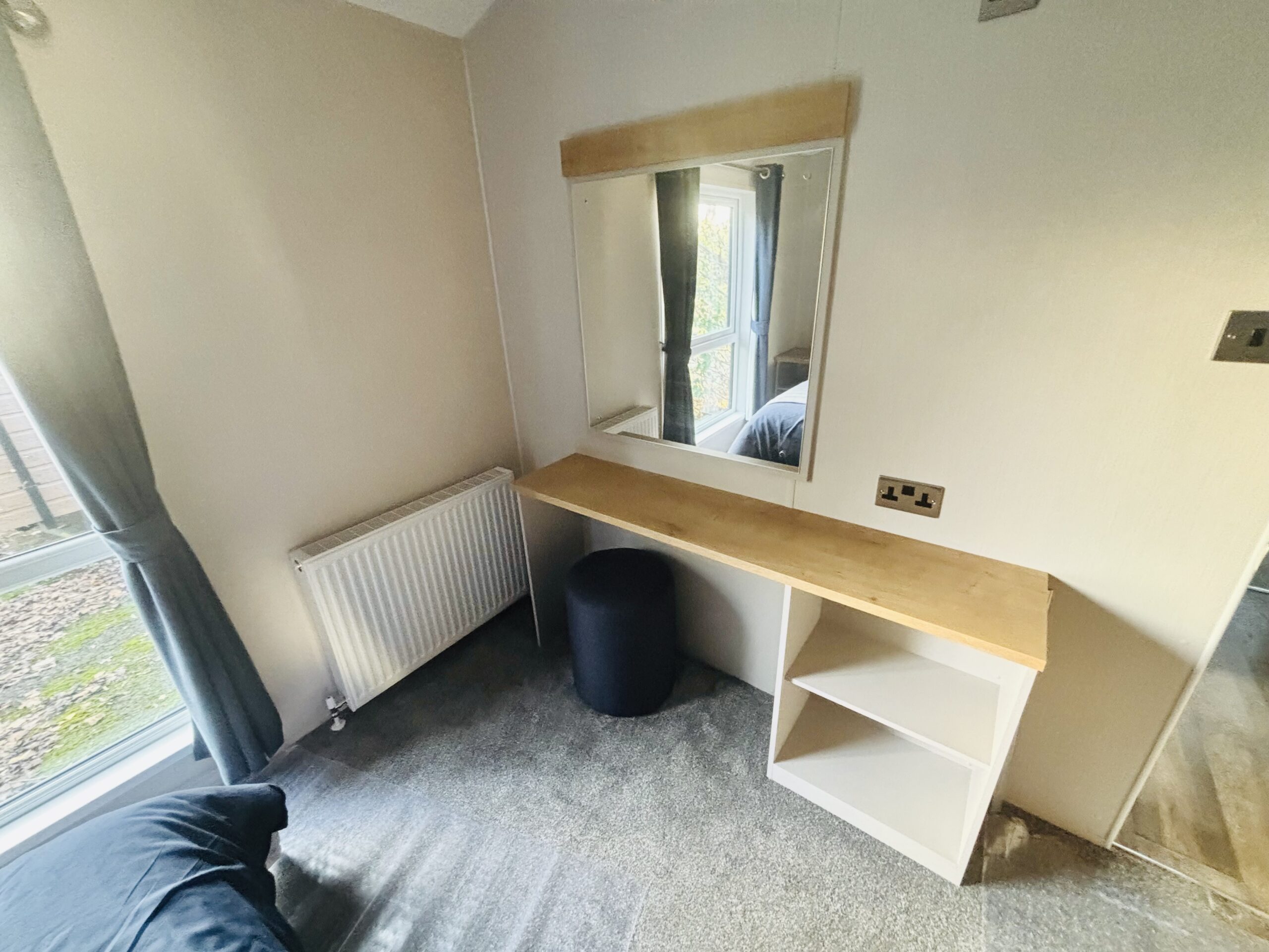 Ex Display 2024 Willerby Hayward Twin Lodge Static Caravan vanity table