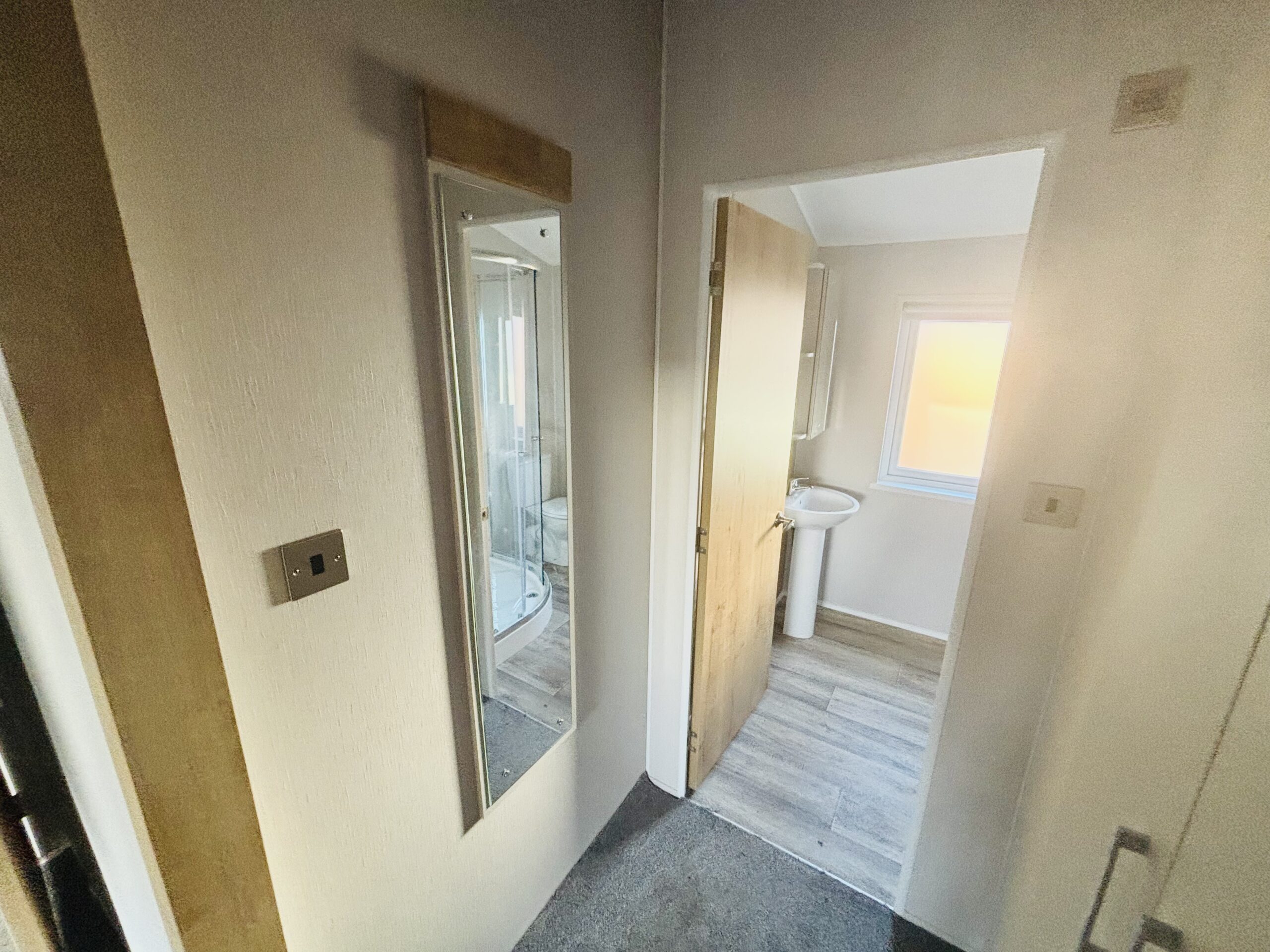 Ex Display 2024 Willerby Hayward Twin Lodge Static Caravan hall to ensuite