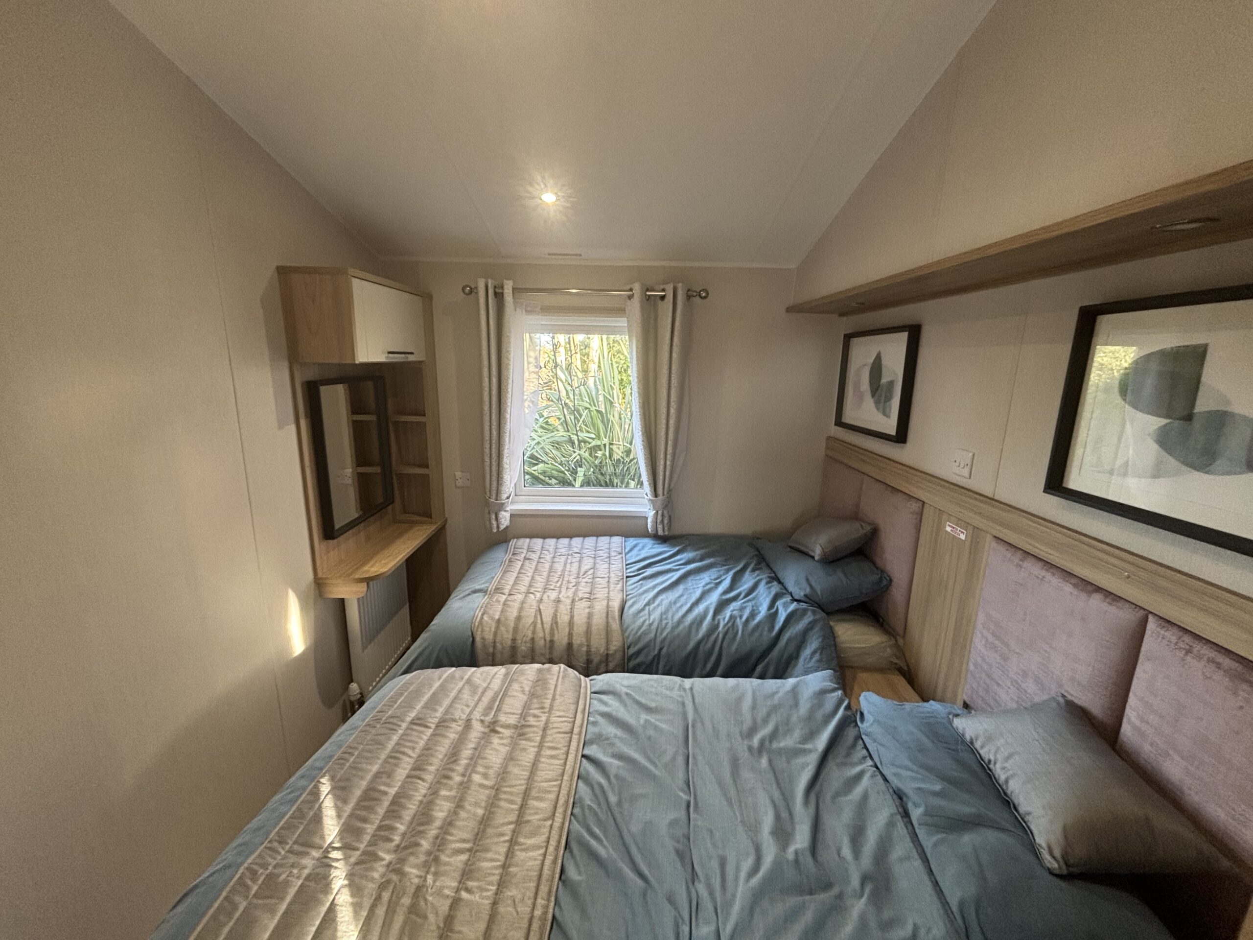 Ex Display 2024 Willerby Waverley Static Caravan second bedroom