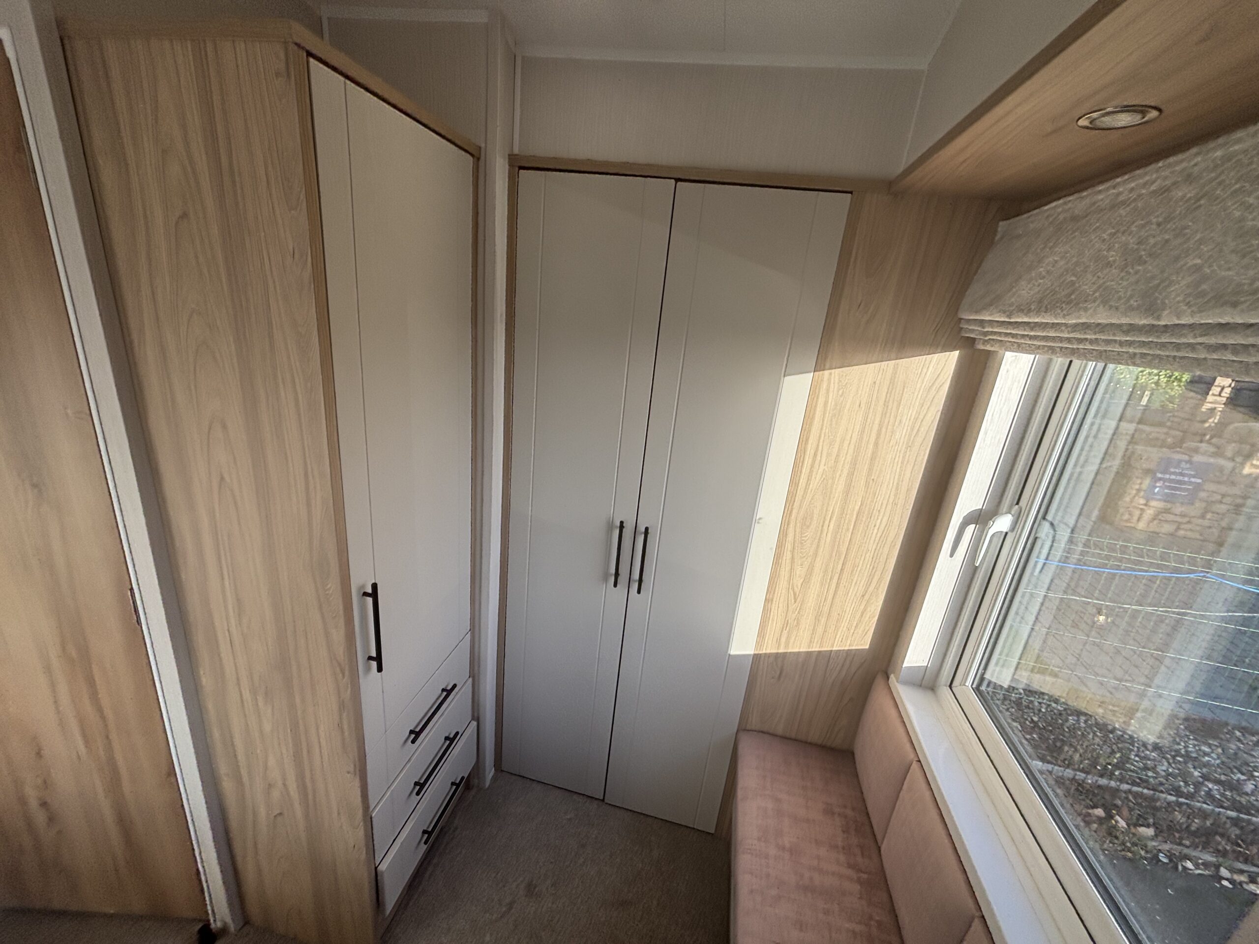 Ex Display 2024 Willerby Waverley Static Caravan wardrobes