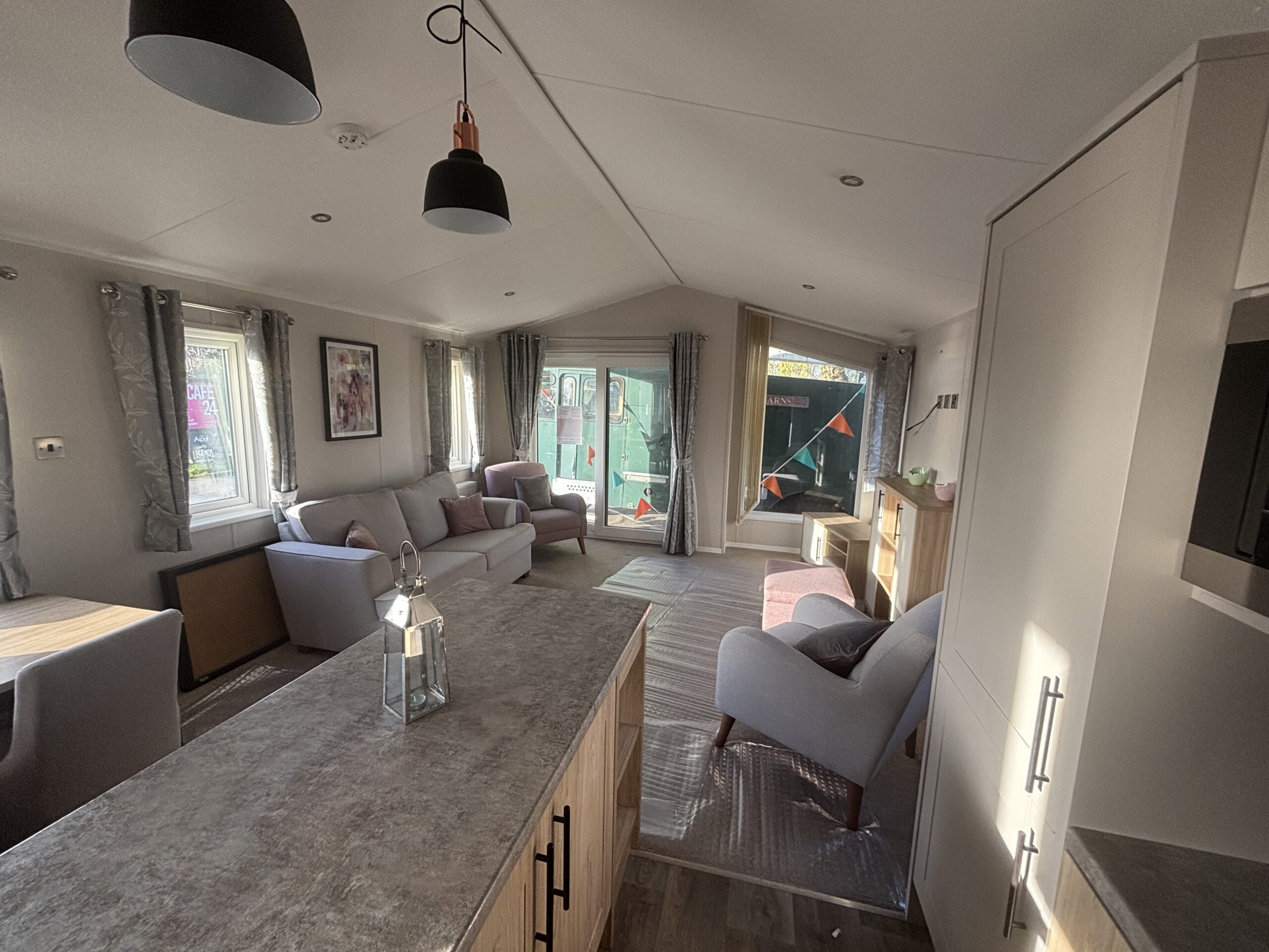 Ex Display 2024 Willerby Waverley Static Caravan sliding patio doors