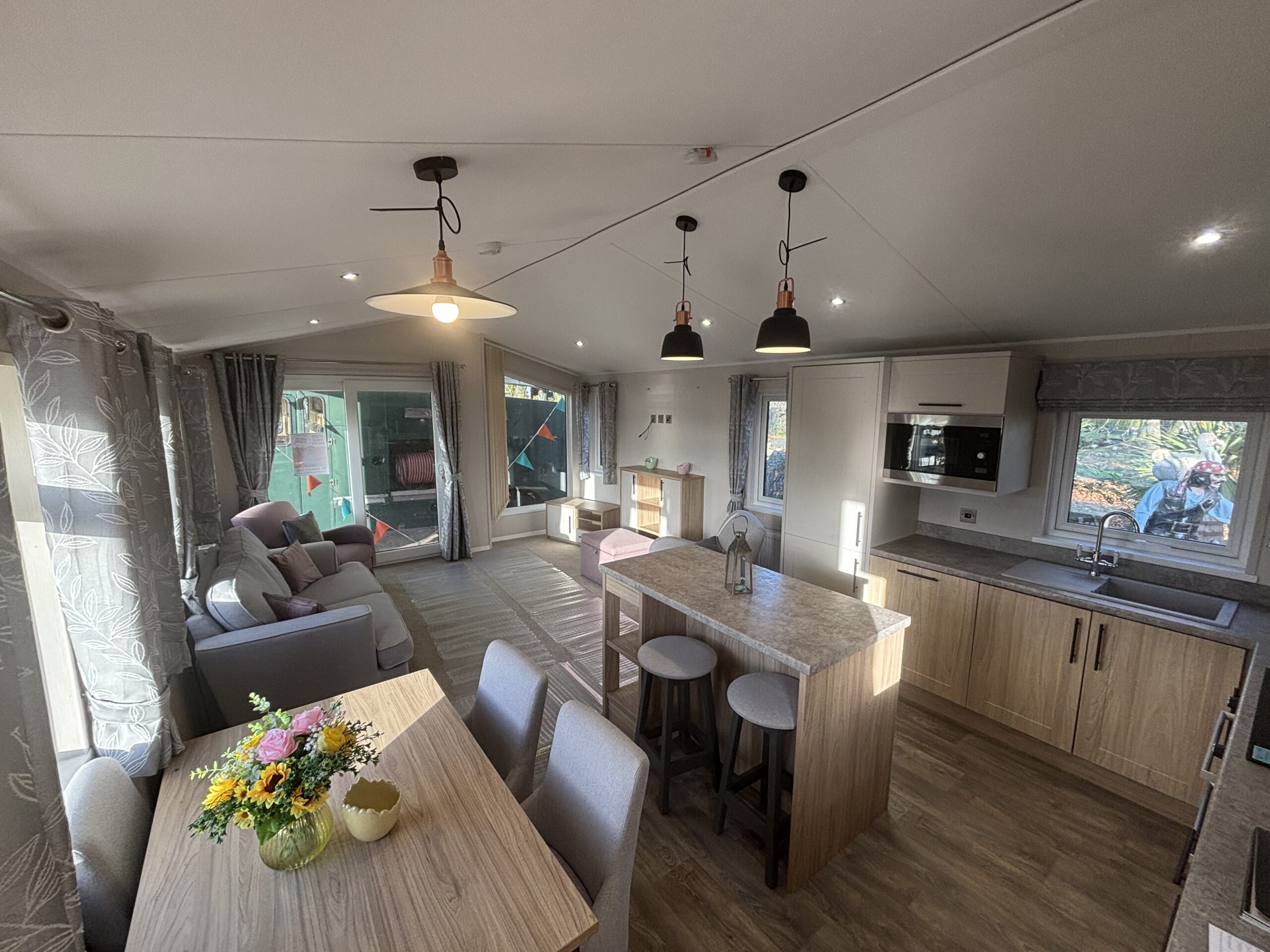 Ex Display 2024 Willerby Waverley Static Caravan kitchen diner